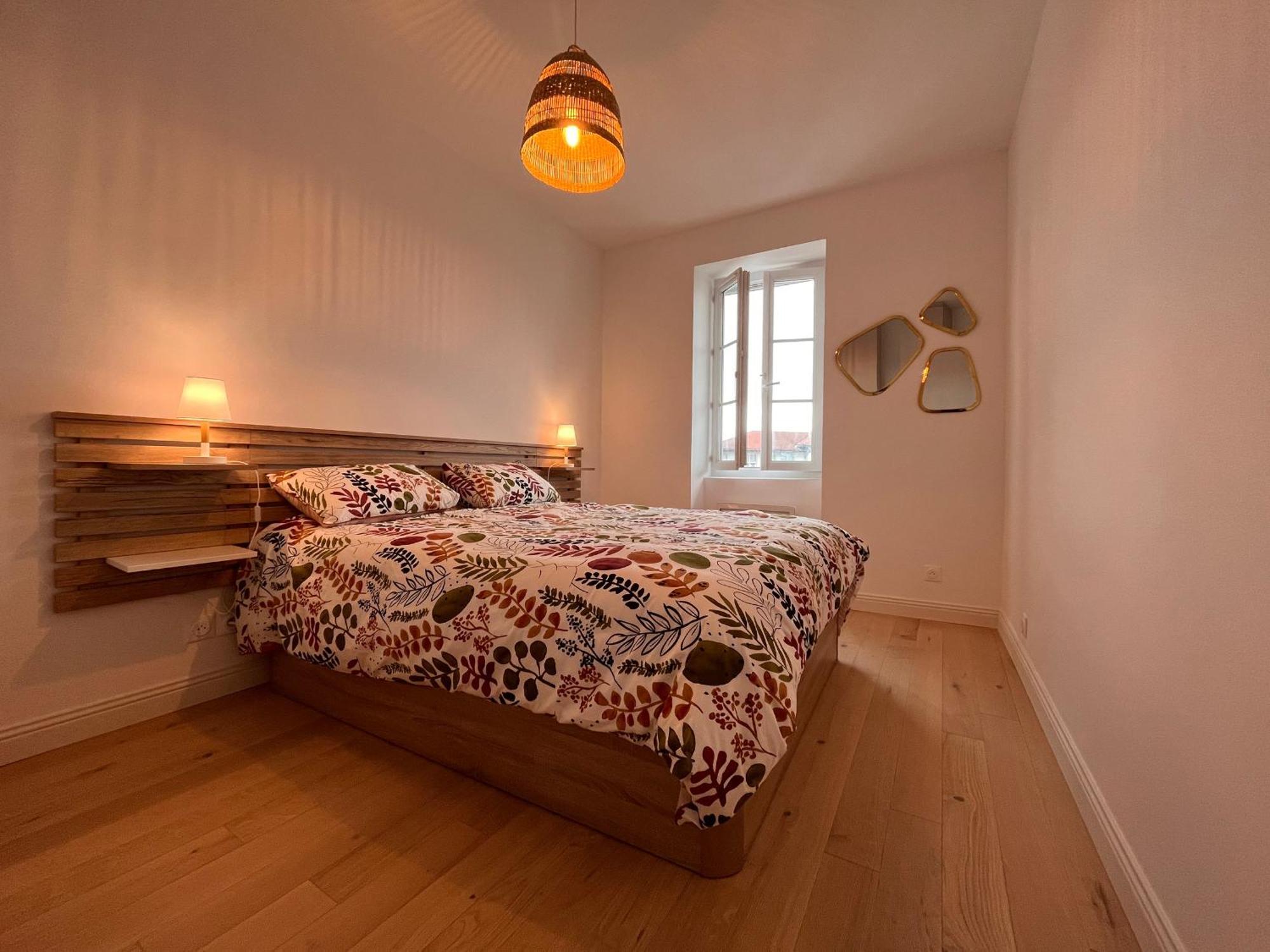 סן-ז'אן-דה-לוז Appartement Lumineux 3 Pieces Pres Des Halles Et De La Plage, Wifi, Clim, Parkings Proches - Fr-1-239-910 מראה חיצוני תמונה